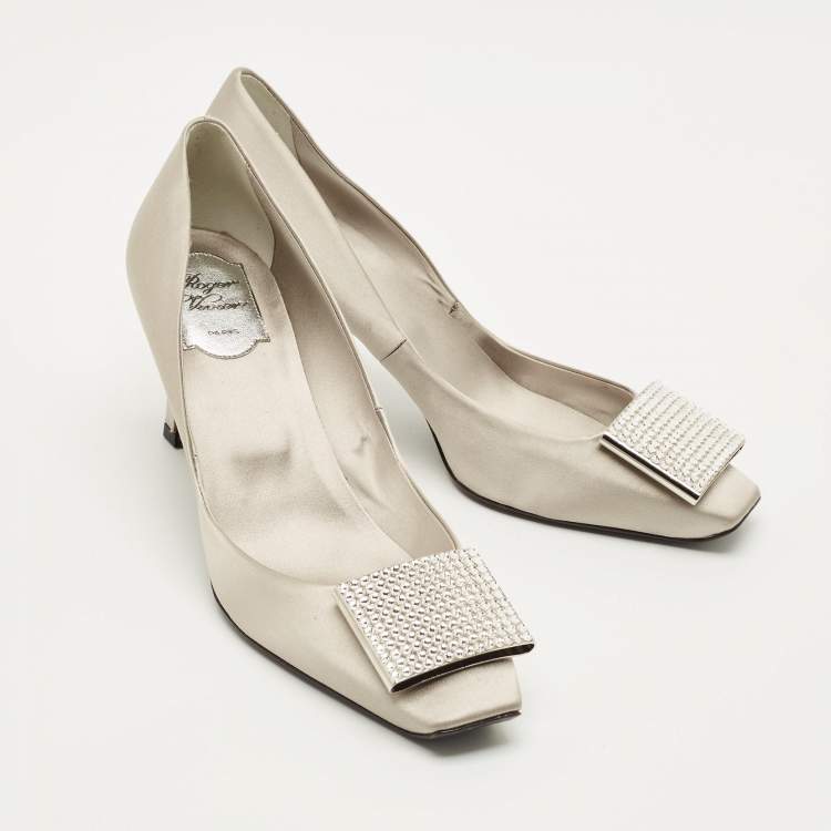 Pre Owned Roger Vivier Size 40 Grey Satin Crystal Embellished Pumps