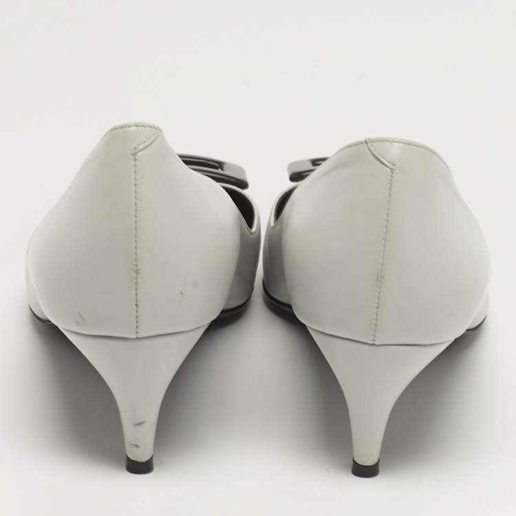 مملوكة مسبقًا Roger Vivier Belle Vivier Trompette Size 35 Grey/Black Leather Pumps