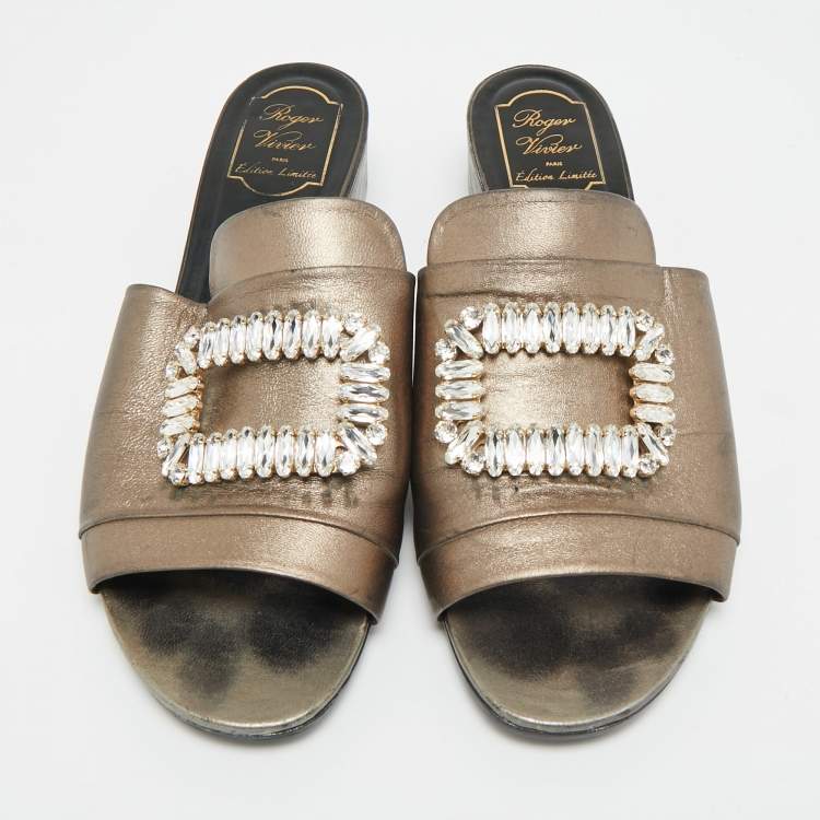 Pre Owned Roger Vivier Size 41 Metallic Bronze Leather Crystal Embellished Slide Sandals