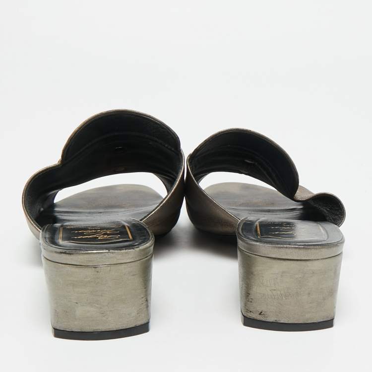 Pre Owned Roger Vivier Size 41 Metallic Bronze Leather Crystal Embellished Slide Sandals