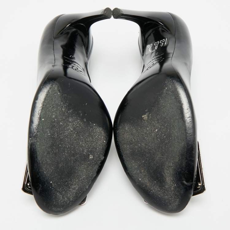 مملوكة مسبقًا Roger Vivier Trompette Size 37 Black Patent Leather Pumps