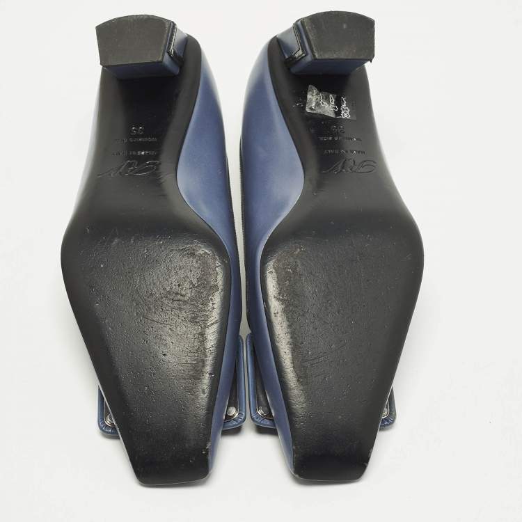 Pre Owned Roger Vivier Belle Size 35 Blue Patent and Leather Block Heel Pumps