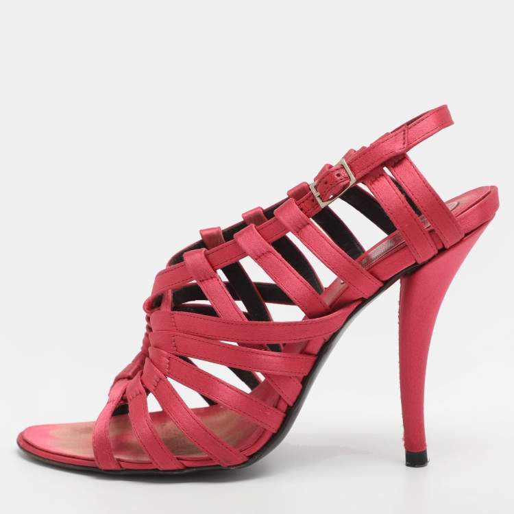 مملوكة مسبقًا Roger Vivier Size 36.5 Pink Satin Strappy Sandals