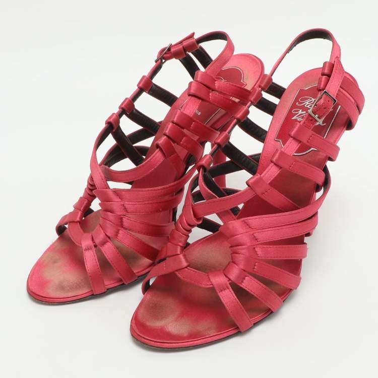 مملوكة مسبقًا Roger Vivier Size 36.5 Pink Satin Strappy Sandals