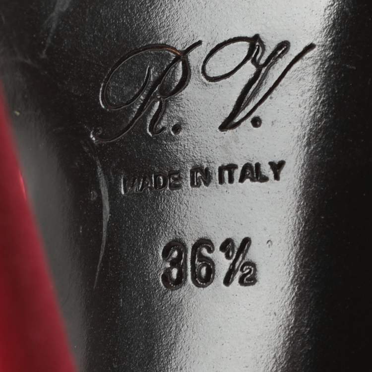 مملوكة مسبقًا Roger Vivier Size 36.5 Pink Satin Strappy Sandals