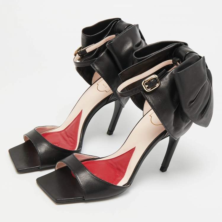 Pre Owned Roger Vivier Viv' Choc Size 39 Black Leather Ankle Strap Sandals