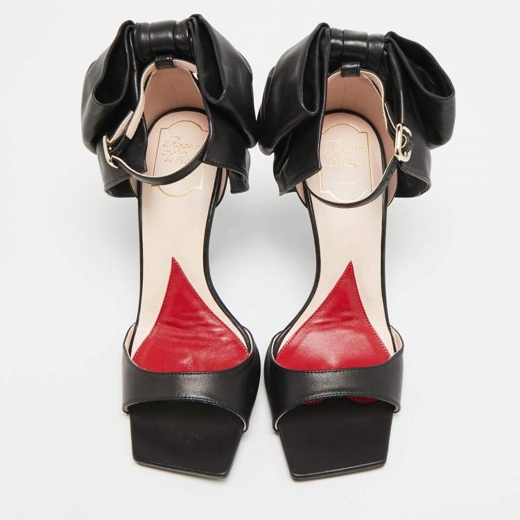 Pre Owned Roger Vivier Viv' Choc Size 39 Black Leather Ankle Strap Sandals