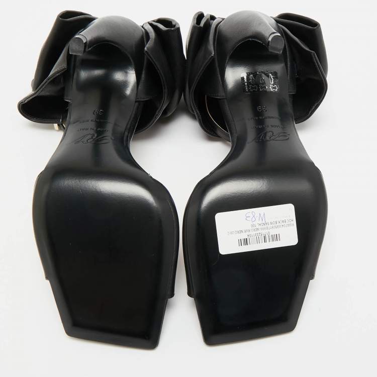 Pre Owned Roger Vivier Viv' Choc Size 39 Black Leather Ankle Strap Sandals