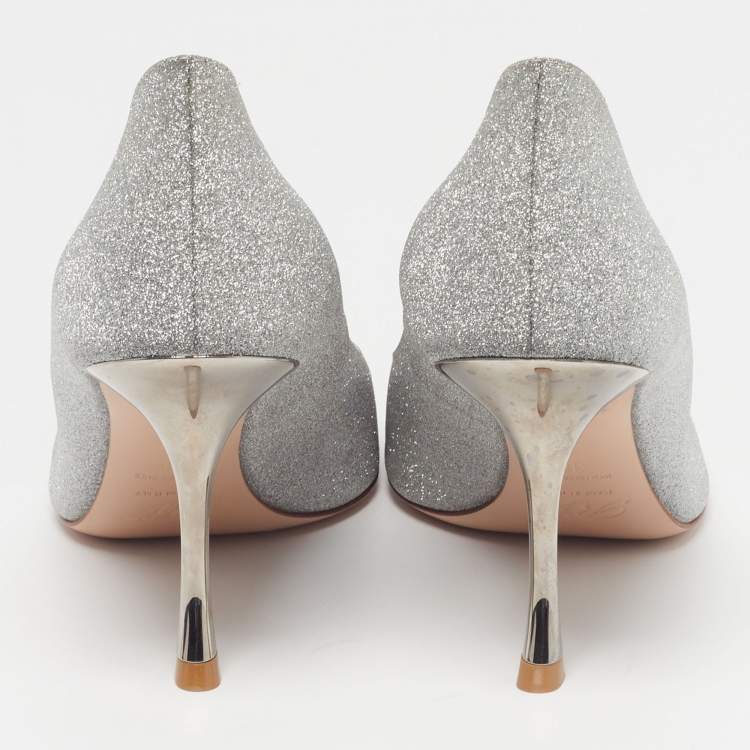 Pre Owned Roger Vivier I love Vivier Size 38 Silver Glitter Pumps