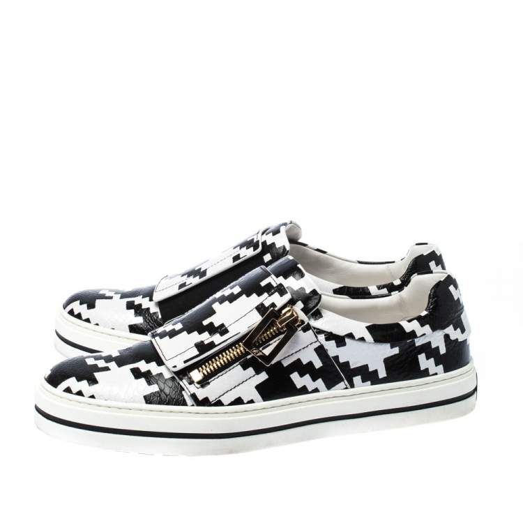مملوكة مسبقًا Roger Vivier Monochrome Houndstooth Print Python Embossed Leather Viv Slip On Sneakers Size 37