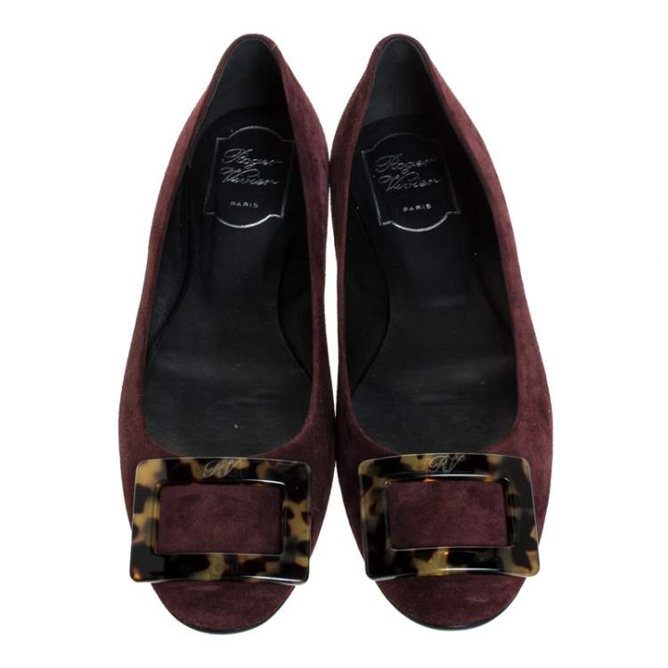 Pre Owned Roger Vivier Burgundy Suede Tortoise Shell Buckle Ballet Flats Size 38