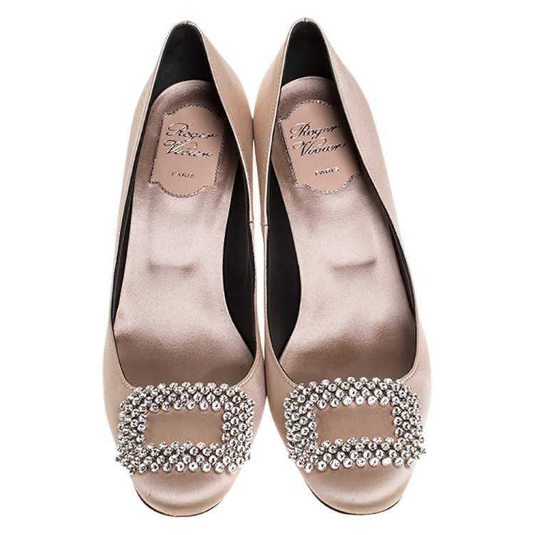 Pre Owned Roger Vivier Beige Satin Crystal Embellished Pumps Size 38