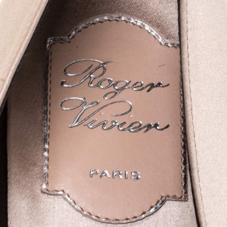 Pre Owned Roger Vivier Beige Satin Crystal Embellished Pumps Size 38
