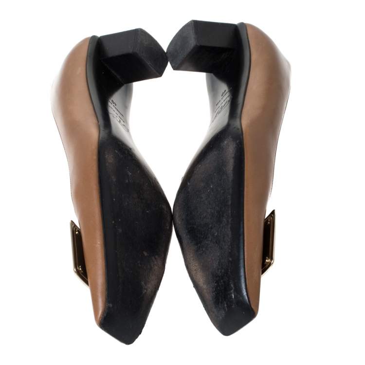 Pre Owned Roger Vivier Brown Leather Metal Logo Pumps Size 40