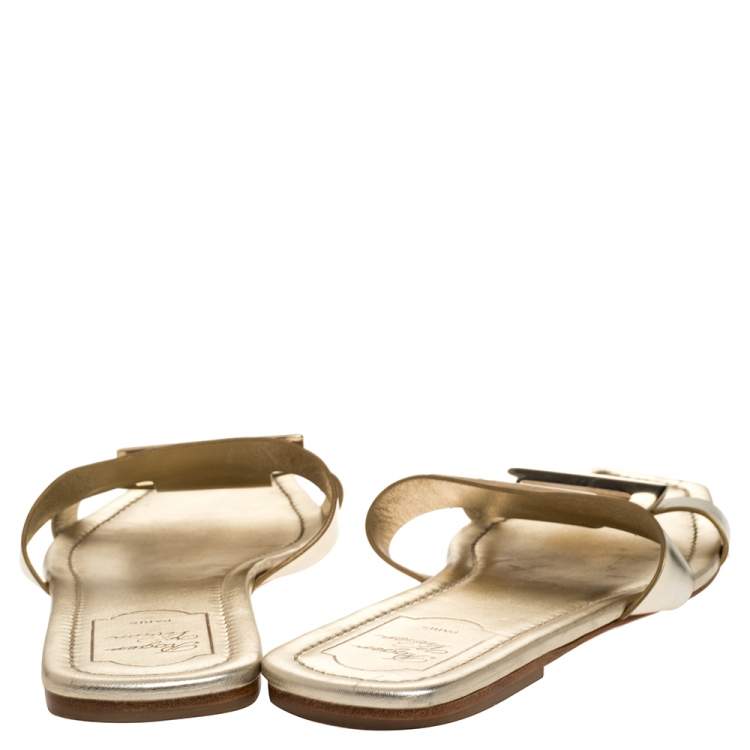 Pre Owned Roger Vivier Gold Leather Flat Slides Size 40.5 