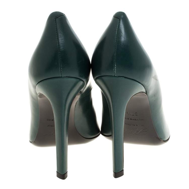 Pre Owned Roger Vivier Green Leather Trompette Pumps Size 37.5