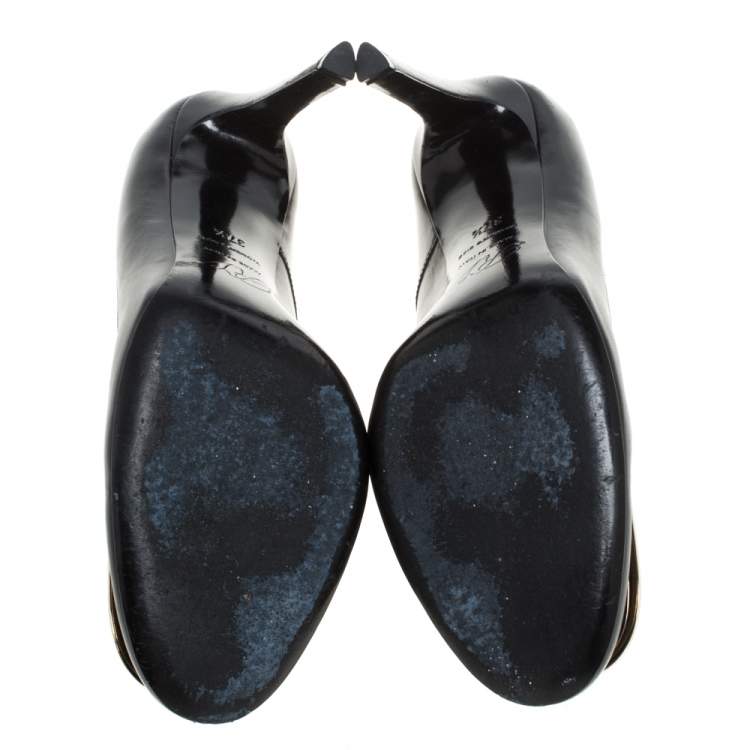 مملوكة مسبقًا Roger Vivier Black Leather Pumps Size 37.5