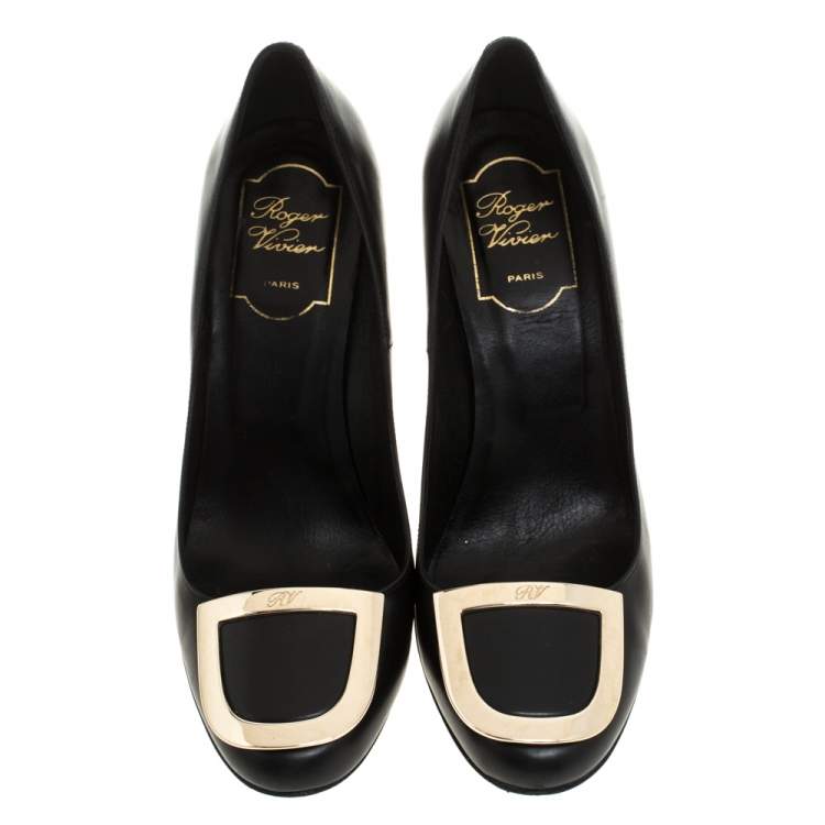 مملوكة مسبقًا Roger Vivier Black Leather Pumps Size 37.5