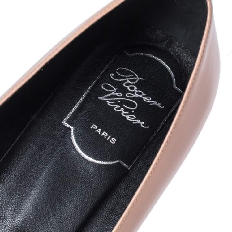 مملوكة مسبقًا Roger Vivier Beige Patent Leather Belle Pumps Size 38.5