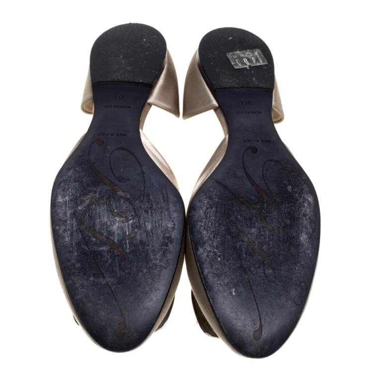 مملوكة مسبقًا Roger Vivier Grey Satin D'orsay Ballet Flats Size 38.5