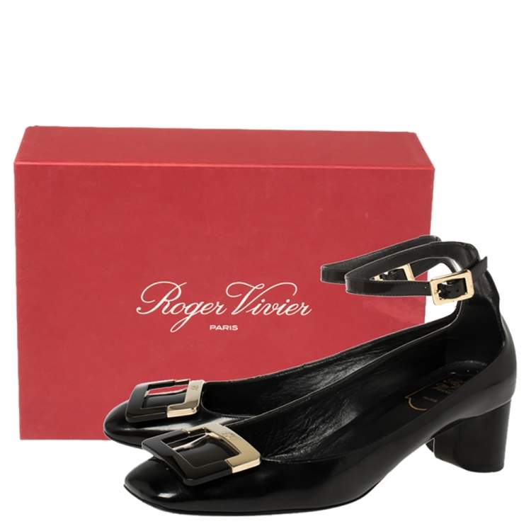 مملوكة مسبقًا Roger Vivier Black Leather Buckle Detail Ankle Strap Pumps Size 38.5