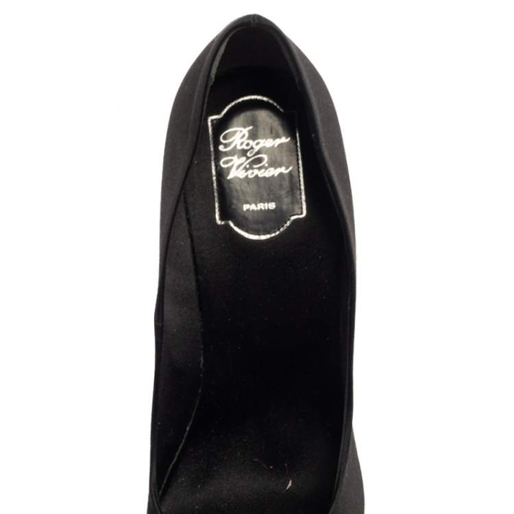 Pre Owned Roger Vivier Black Satin Trompette Crystal Embellished Pumps Size 41