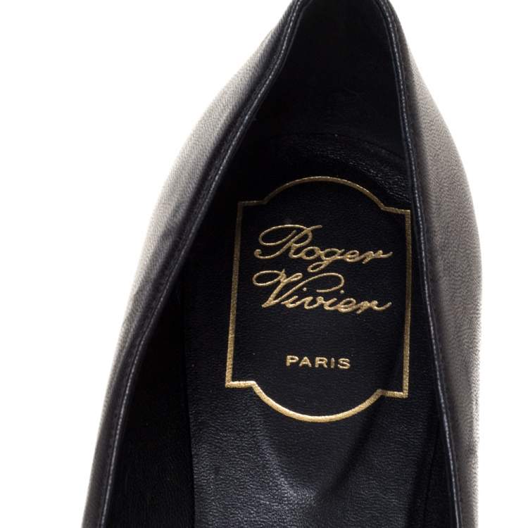 Pre Owned Roger Vivier Black Studded Leather Gommettine Ballet Flats Size 37