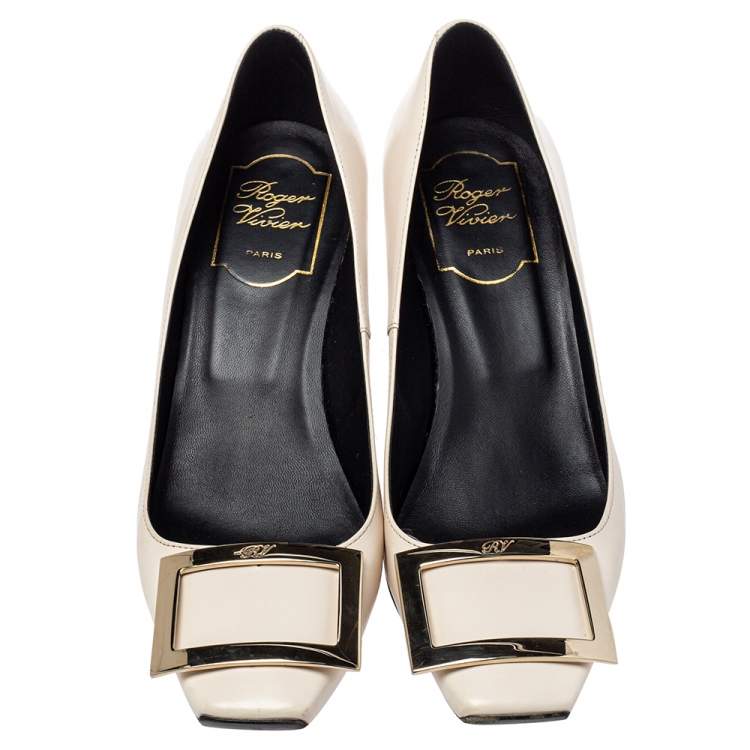 مملوكة مسبقًا Roger Vivier Off White Leather Belle Square Toe Pumps Size 37