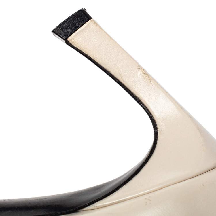 مملوكة مسبقًا Roger Vivier Off White Leather Belle Square Toe Pumps Size 37