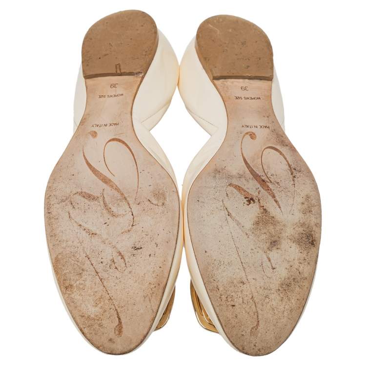 Pre Owned Roger Vivier Cream Patent Leather D'orsay Flats Size 39