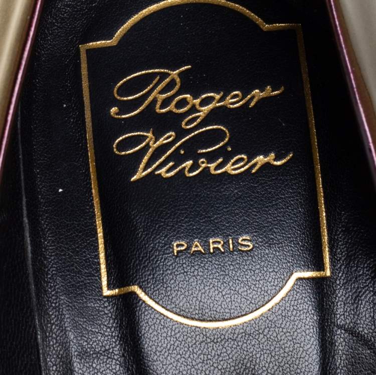 مملوكة مسبقًا Roger Vivier Metallic Multicolor Patent Leather Trompette Pumps Size 38.5