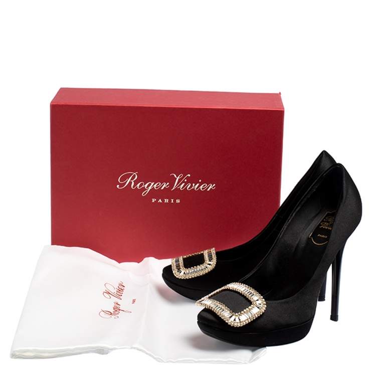 مملوكة مسبقًا Roger Vivier Black Satin Limelight Buckle Embellished Platform Pumps Size 38
