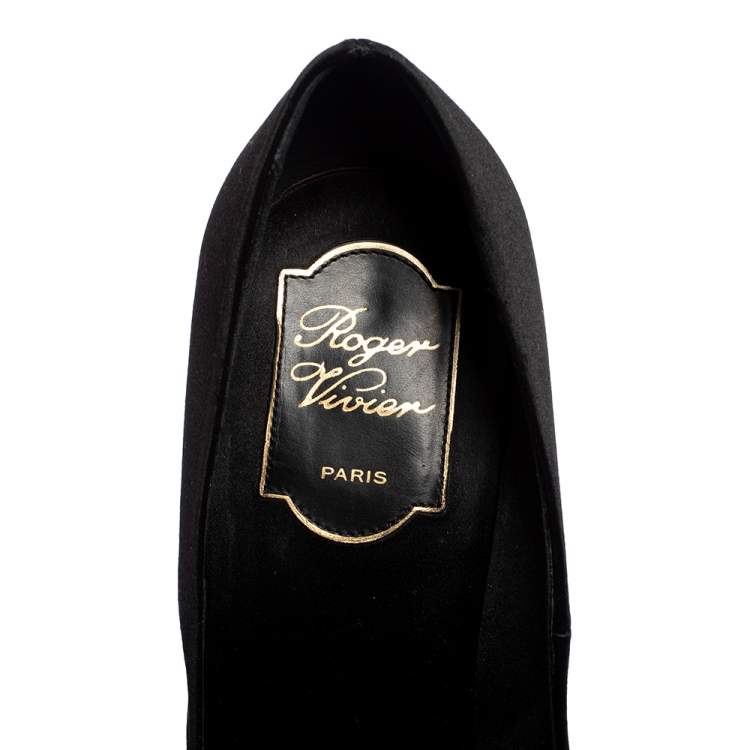 مملوكة مسبقًا Roger Vivier Black Satin Limelight Buckle Embellished Platform Pumps Size 38