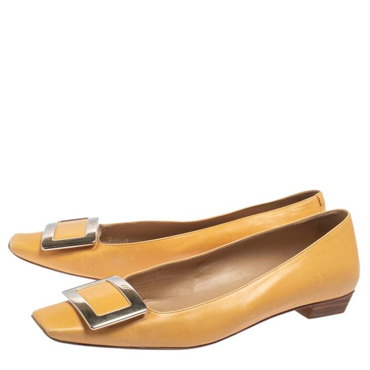 Pre Owned Roger Vivier Mustard Yellow Leather Buckle Pumps Size 39
