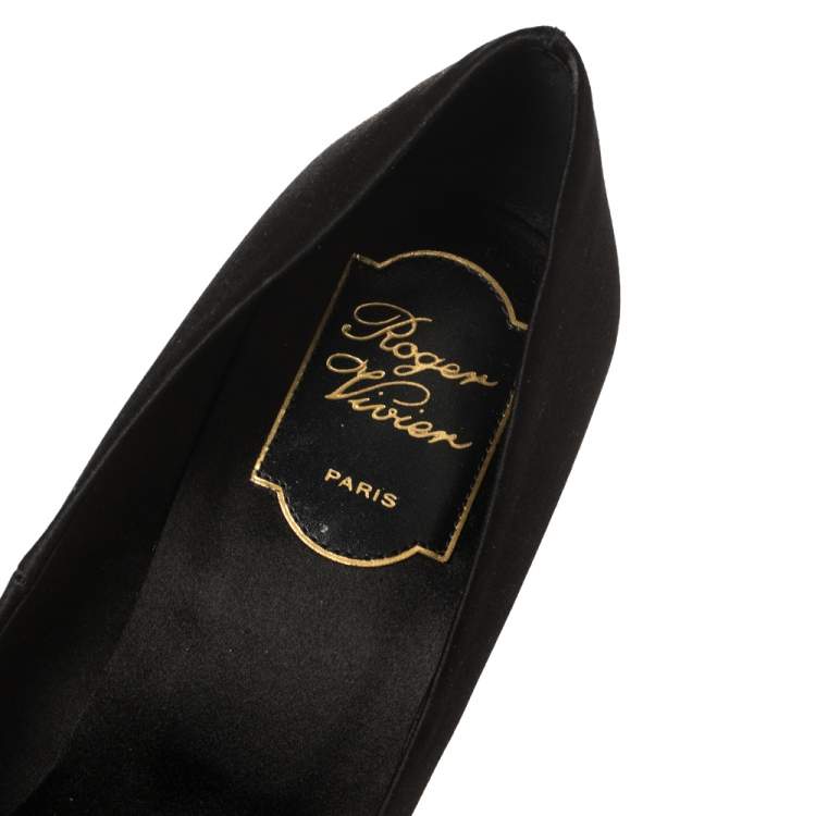 Pre Owned Roger Vivier Black Satin Limelight Buckle Pumps Size 37.5