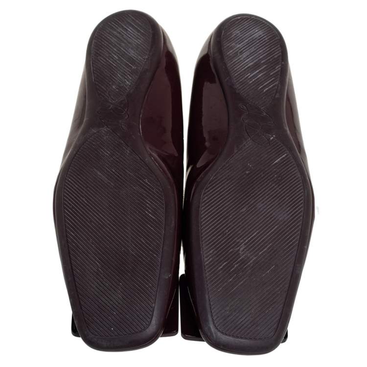 مملوكة مسبقًا Roger Vivier Brown Patent Leather Flats Size 37.5