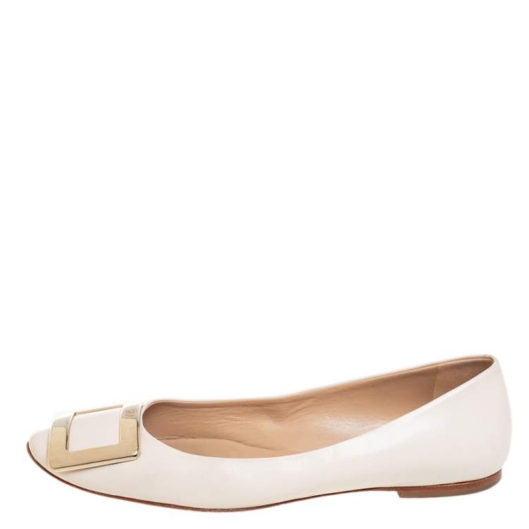 Pre Owned Roger Vivier Off White Leather Gommetine Ballet Flats Size 37.5
