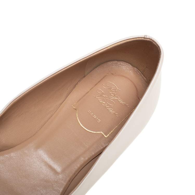 Pre Owned Roger Vivier Off White Leather Gommetine Ballet Flats Size 37.5