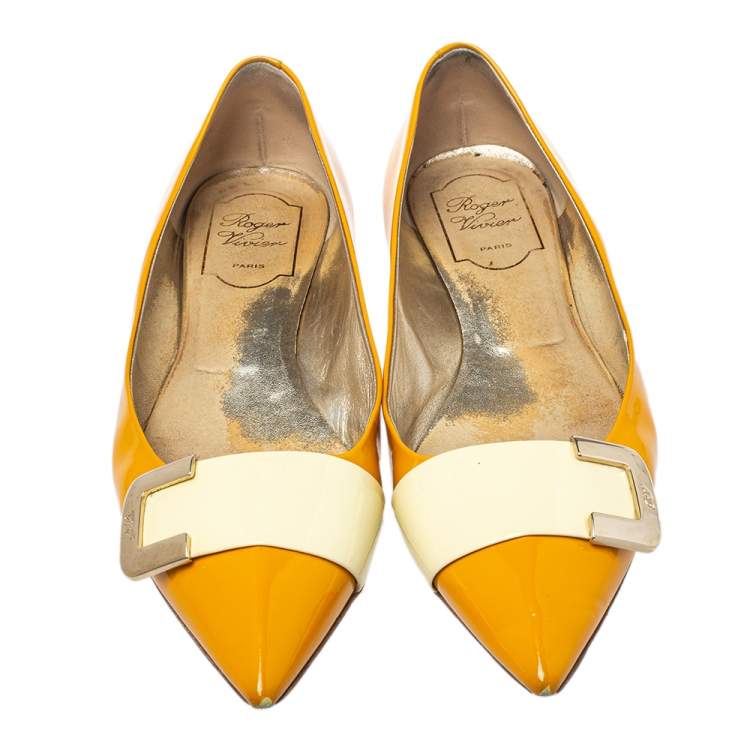 Pre Owned Roger Vivier Yellow/Cream Patent Leather Ballet Flats Size 39