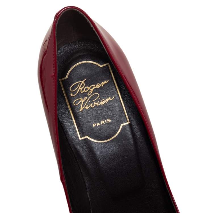 مملوكة مسبقًا Roger Vivier Red Patent Leather Embellished Pumps Size 38