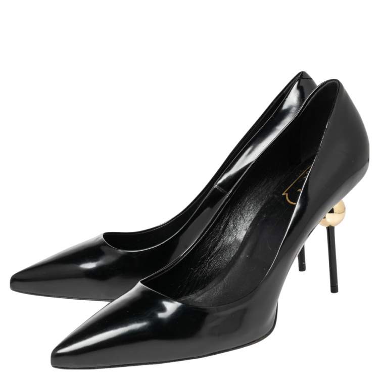مملوكة مسبقًا Roger Vivier Black Leather Gold Embellished Heel Pumps Size 38