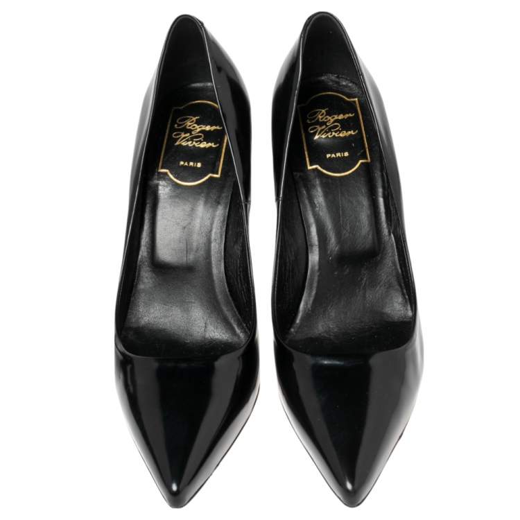 مملوكة مسبقًا Roger Vivier Black Leather Gold Embellished Heel Pumps Size 38