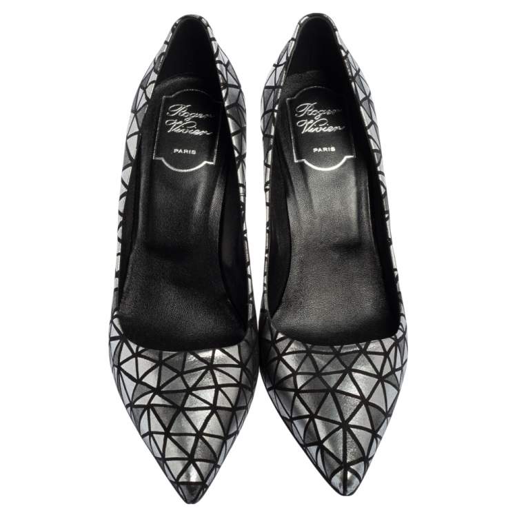 مملوكة مسبقًا Roger Vivier Black/Grey Leather Pointed Toe Pumps Size 38