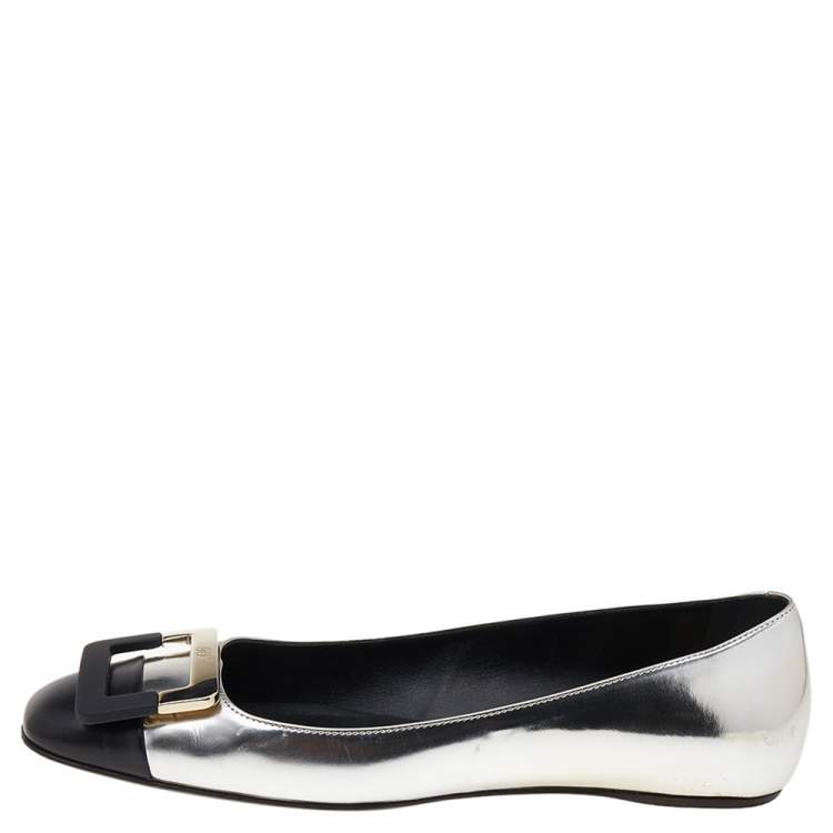 Pre Owned Roger Vivier Metallic Silver/Black Leather Buckle Detail Square Cap Toe Ballet Flats Size 38.5