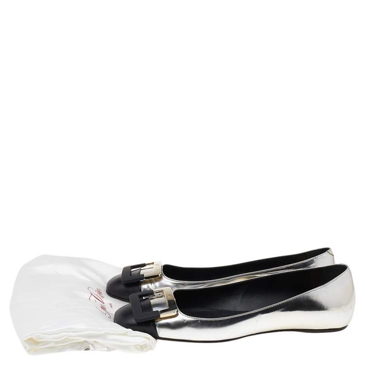 Pre Owned Roger Vivier Metallic Silver/Black Leather Buckle Detail Square Cap Toe Ballet Flats Size 38.5