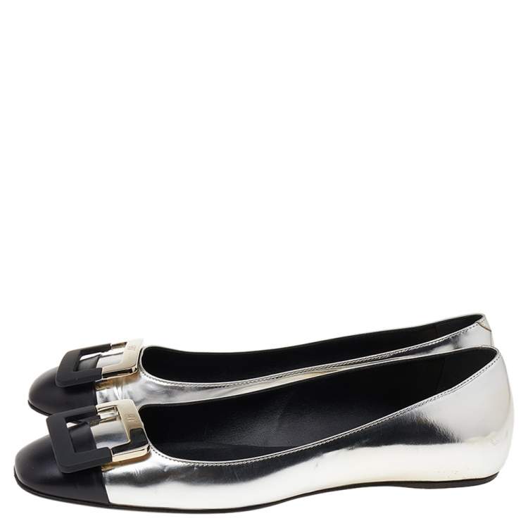 Pre Owned Roger Vivier Metallic Silver/Black Leather Buckle Detail Square Cap Toe Ballet Flats Size 38.5
