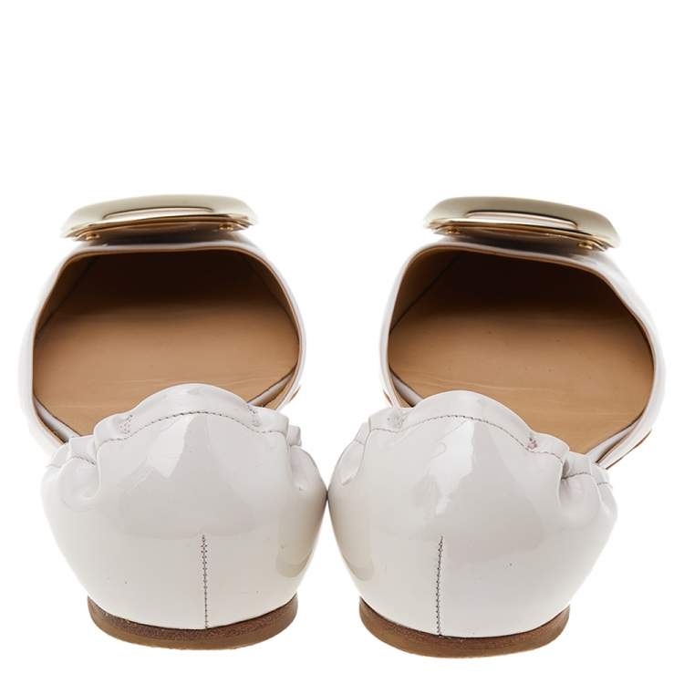 مملوكة مسبقًا Roger Vivier Off-White Patent Leather Chips Buckle D'orsay Ballet Flats Size 39.5