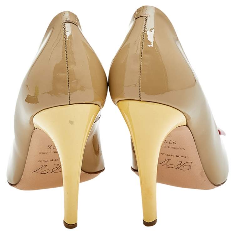 Pre Owned Roger Vivier Grey/Yellow Patent Leather Trompette Pumps Size 37.5