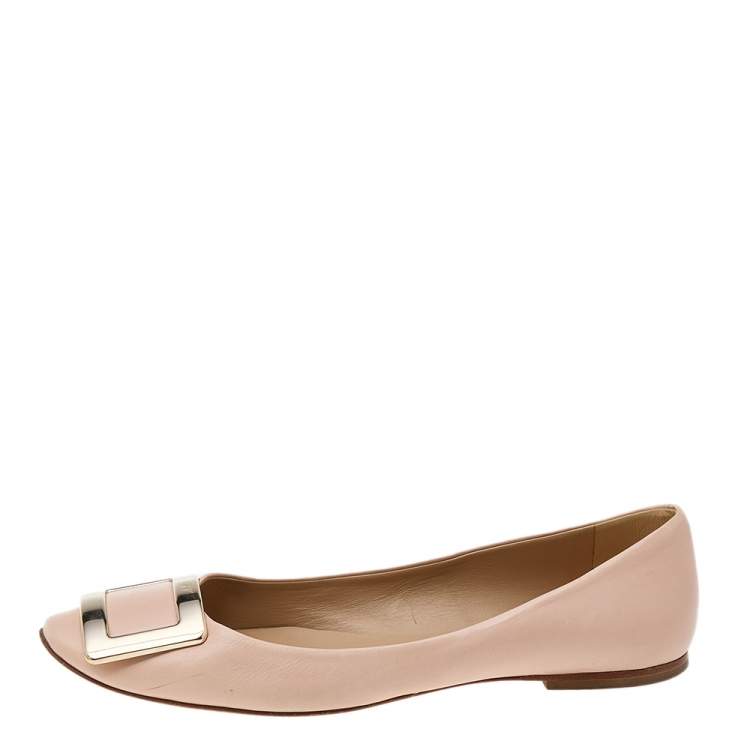 مملوكة مسبقًا Roger Vivier Beige Leather Trompette Ballet Flats Size 38