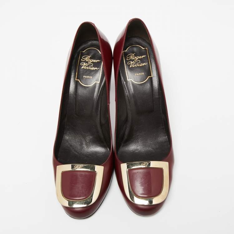 Pre Owned Roger Vivier Burgundy Patent Leather Buckle Round-Toe Pumps Size 38